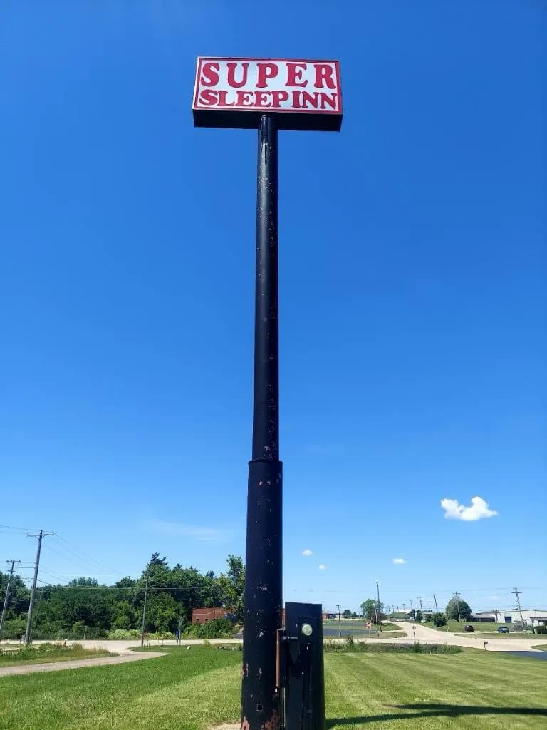 Pylon / Pole Signs thumbnail 4