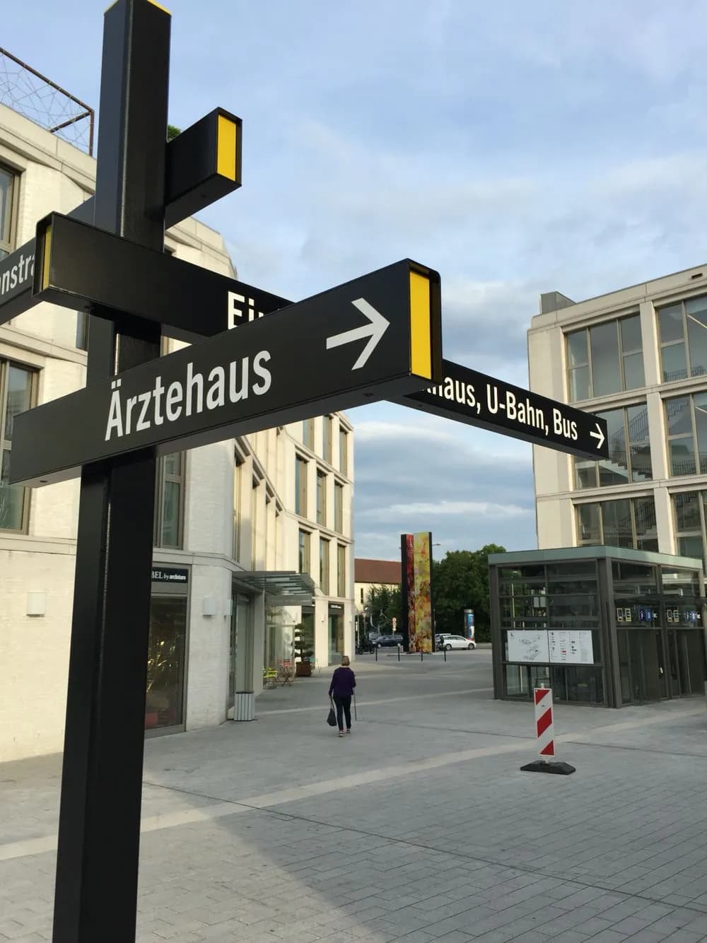 Wayfinding & Directional Signs thumbnail 4